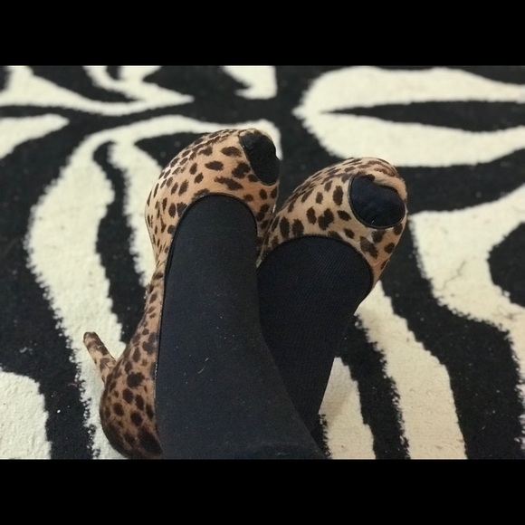 Brian Atwood leopard pony hair open toe pumps - Picture 8 of 16